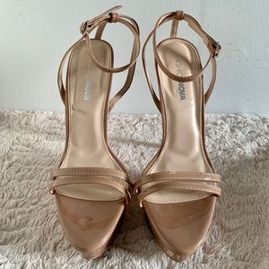 Unreacheable Heeled Sandals - Nude